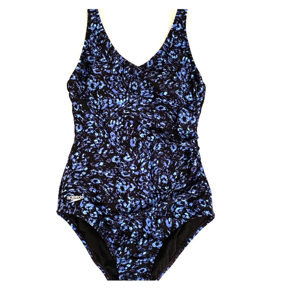 Blue animal print speedo!! 🤩